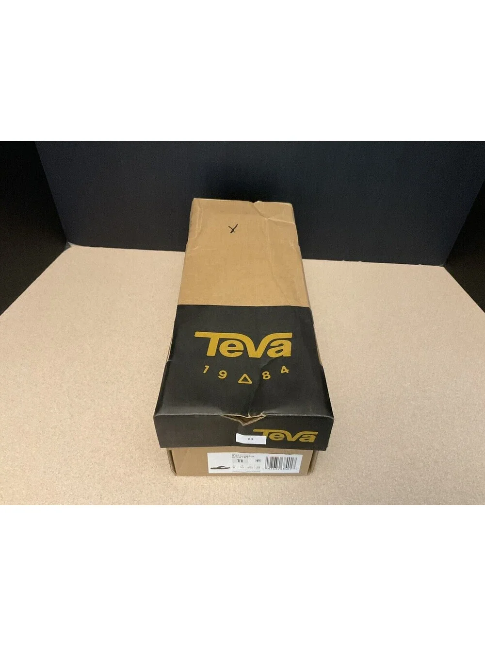 New! Mens Teva Hurricane Black Sandals/Flip-Flops. Size 11. Nice!!!